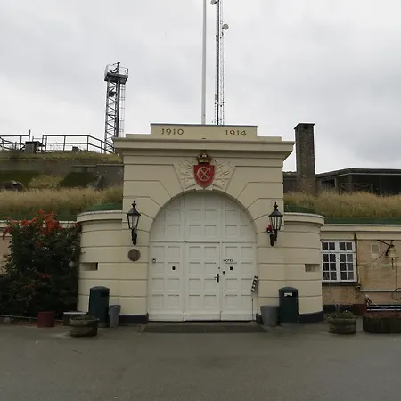 Szálloda Fort 2*